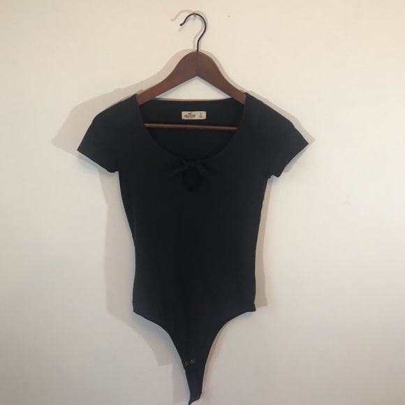 Hollister Black Keyhole T-shirt Bodysuit - Picture 3 of 6